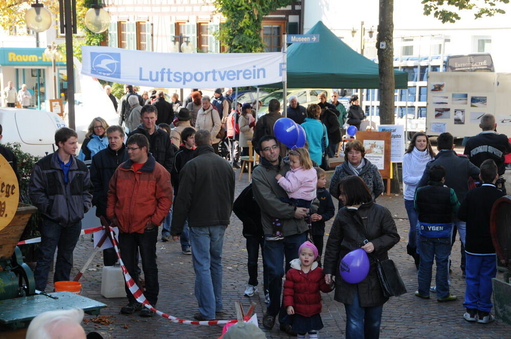 Kirbemarkt in Pfullingen. FOTO: Meyer