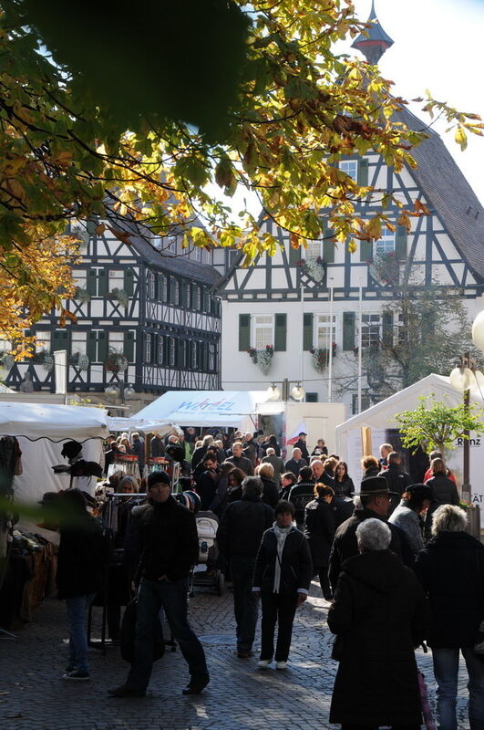 Kirbemarkt in Pfullingen. FOTO: Meyer