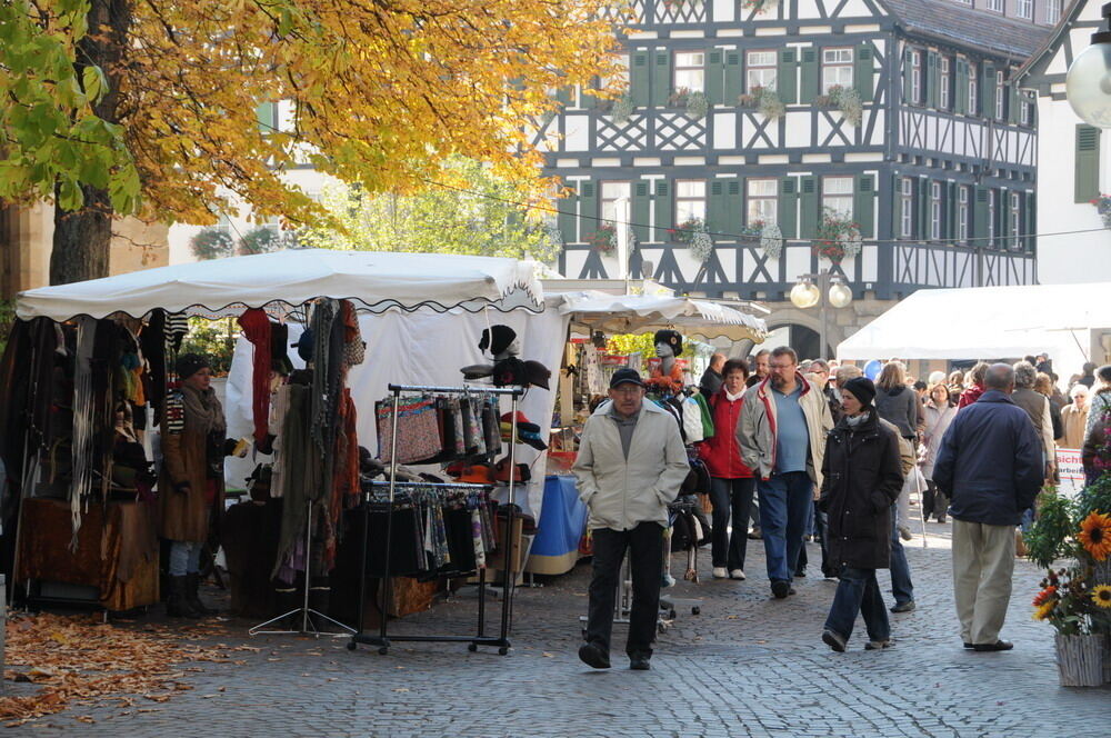 Kirbemarkt in Pfullingen. FOTO: Meyer