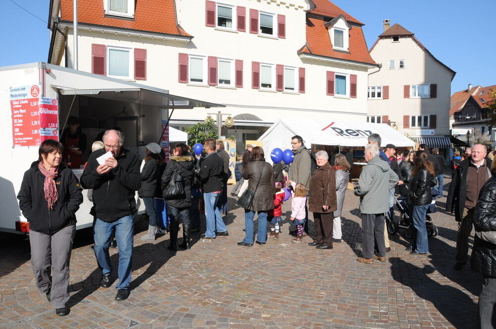 Kirbemarkt in Pfullingen. FOTO: Meyer