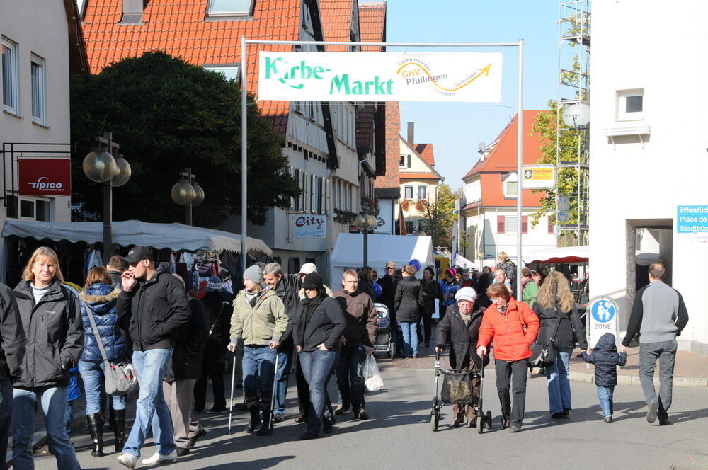 Kirbemarkt in Pfullingen. FOTO: Meyer