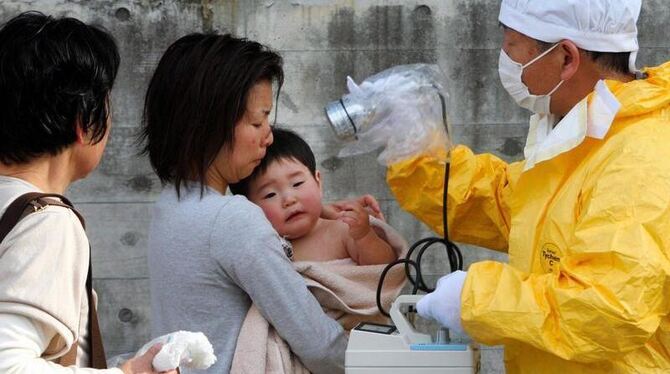 Fast acht Monate nach der Katastrophe haben die Betreiber die Reaktoren in Fukushima noch immer nicht unter Kontrolle. Archiv