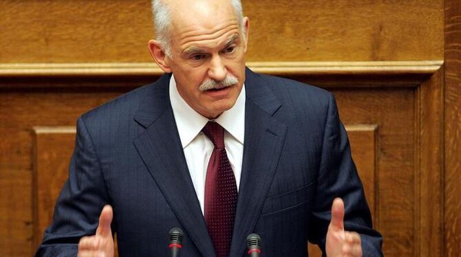 Griechenlands Ministerpräsident Papandreou wirbt vor dem griechischen Parlament um Vertrauen. Foto: Alexandros Vlachos