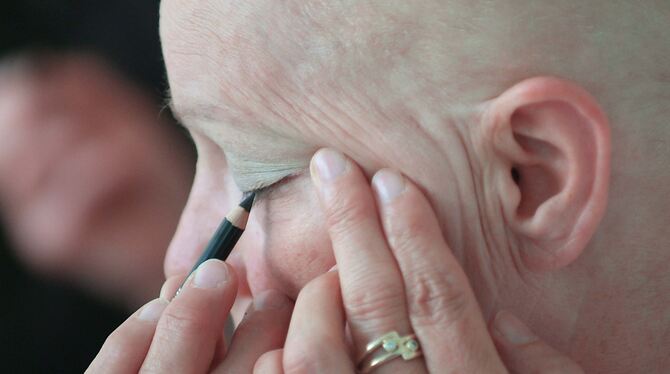 Bei einem Kompaktseminar im Reutlinger Klinikum am Steinenberg lernen Krebs-Patientinnen in Behandlung, wie sie sich trotz der F