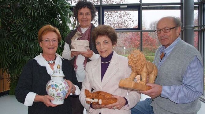 Die Kreativen zeigen in Bad Urach ihre neuen Arbeiten. FOTO: MAR