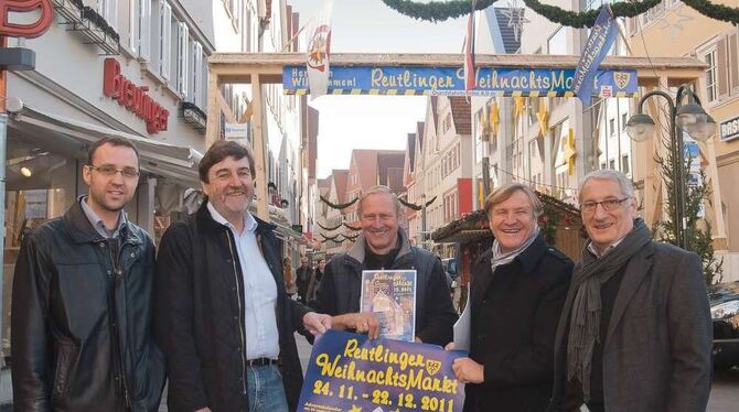 Fiebern dem Startschuss des Weihnachtsmarktes entgegen (von rechts): Horst Bürkle, Norbert Brendle, Jürgen Reutter und Julius Vo