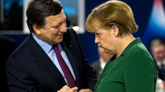 Beim Thema Eurobonds geteilter Meinung: EU-Kommissionspräsident Barroso und Kanzlerin Merkel. Archivfoto: Peer Grimm 