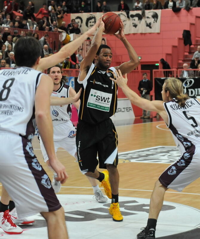 Walter Tigers Tübingen - New Yorker Phantoms Braunschweig 94:63