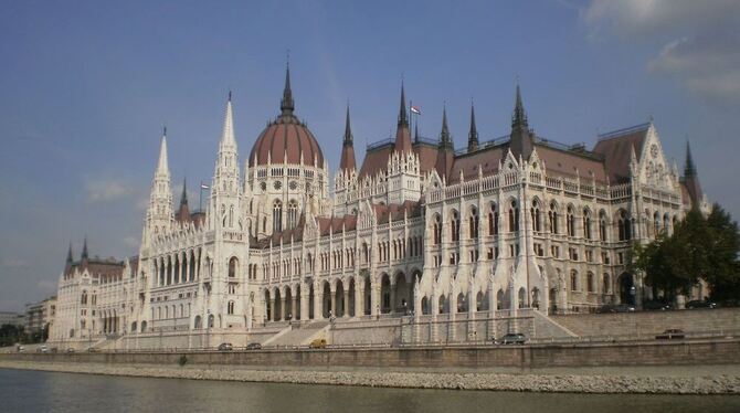 Beeindruckend: das Parlament an der Donau in Budapest.  FOTO: ZMS