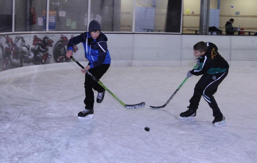 Zeitung macht Schule Eishockey-Training mit Thomas Schaal