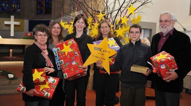 Mehr als vierzig weitere Geschenke für die Aktion »Sternenfunkeln in Kinderaugen« können die Verantwortlichen der Citykirche, Ul