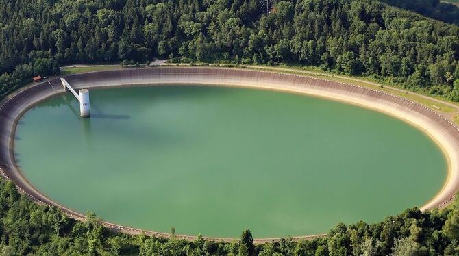 Das Pumpspeicherbecken in Glems. Foto: Grohe