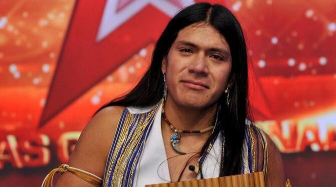 Der Panflötenspieler Leo Rojas hat sich im Finale vom »Supertalent« am Ende durchgesetzt. Foto: Henning Kaiser Der Panflötenspieler Leo Rojas hat sich im Finale vom »Supertalent« am Ende durchgesetzt. Foto: Henning Kaiser
