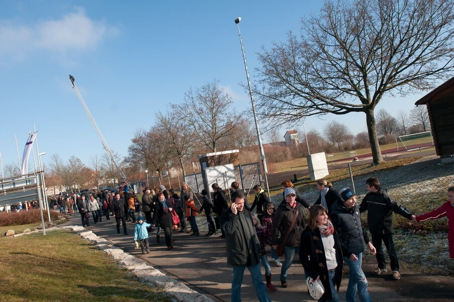 Menschenkette zwischen Walddorf und Häslach