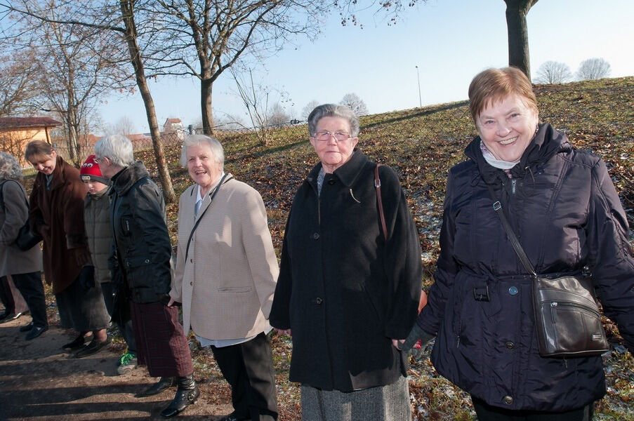 Menschenkette zwischen Walddorf und Häslach