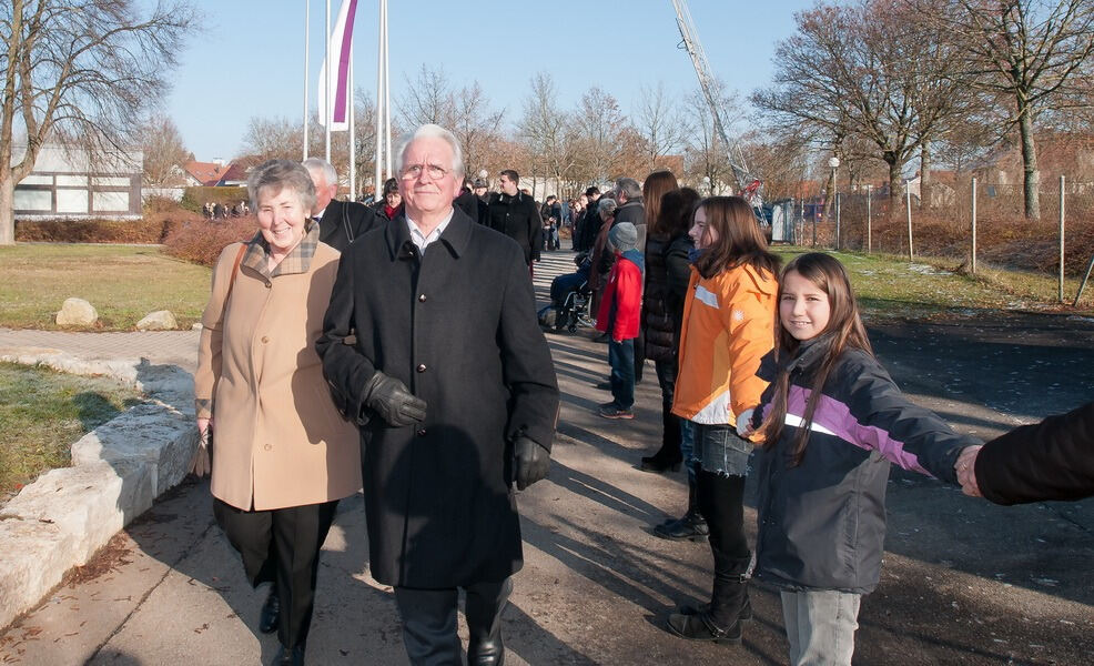 Menschenkette zwischen Walddorf und Häslach