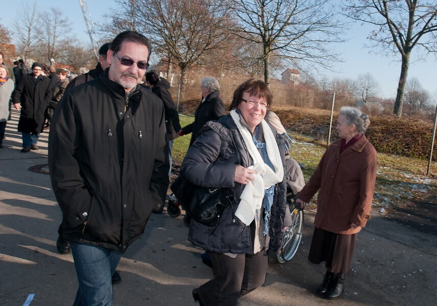 Menschenkette zwischen Walddorf und Häslach