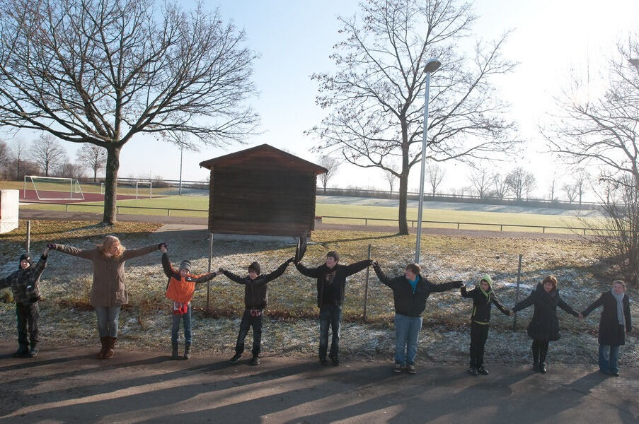 Menschenkette zwischen Walddorf und Häslach