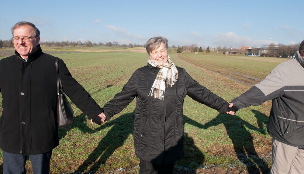 Menschenkette zwischen Walddorf und Häslach