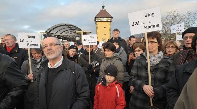 Wo jüngst Eltern, Schüler und Sympathisanten des Reutlinger Kepler-Gymnasiums für den Erhalt des Fußgängerstegs demonstrierten,