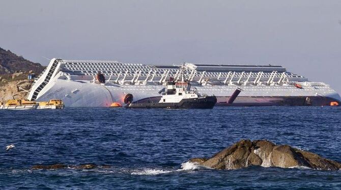 Die »Costa Concordia« hat sich wieder bewegt. Foto: Massimo Percossi