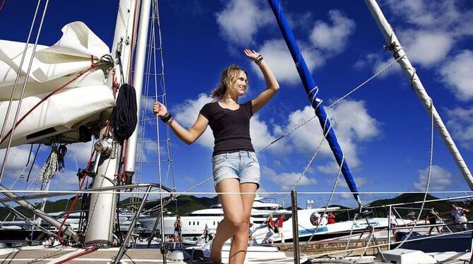 Laura Dekker nach ihrer Ankunft im Hafen von St. Martin. Foto: Jerry Lampen