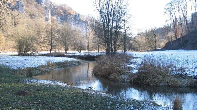 Richtig idyllisch ist die Lauter bei Anhausen schon jetzt nur im Winter. Im Sommerhalbjahr ist hier an Wochenenden der Bär los.