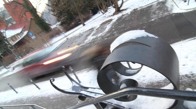 Schneckentempo fordert niemand in der Uracher Pfählerstraße. Die Anwohner und der AK Verkehr hoffen aber, dass sich die Straße z