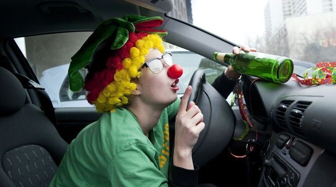 Pappnase ja, Alkohol nein - jedenfalls nicht am Steuer. Darauf weist die Reutlinger Polizei zur Fasnet hin und kündigt geballte