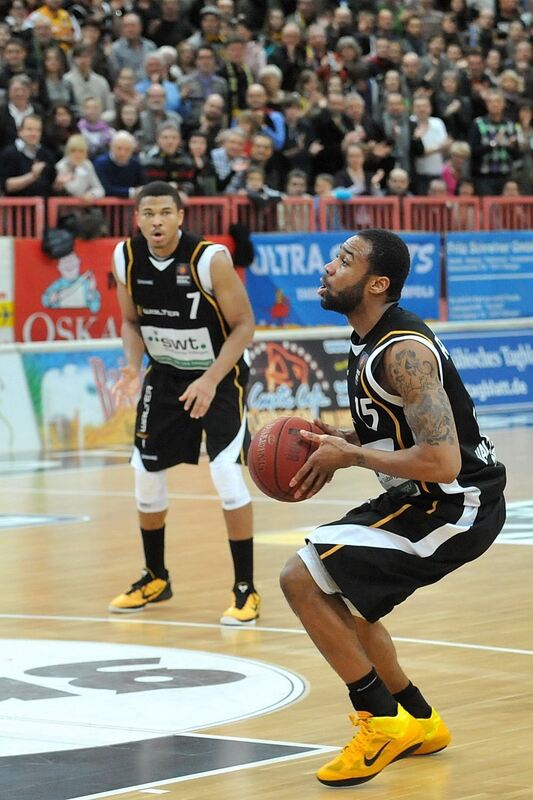 Basketball: Walter Tigers Tübingen gegen EWE Baskets Oldenburg