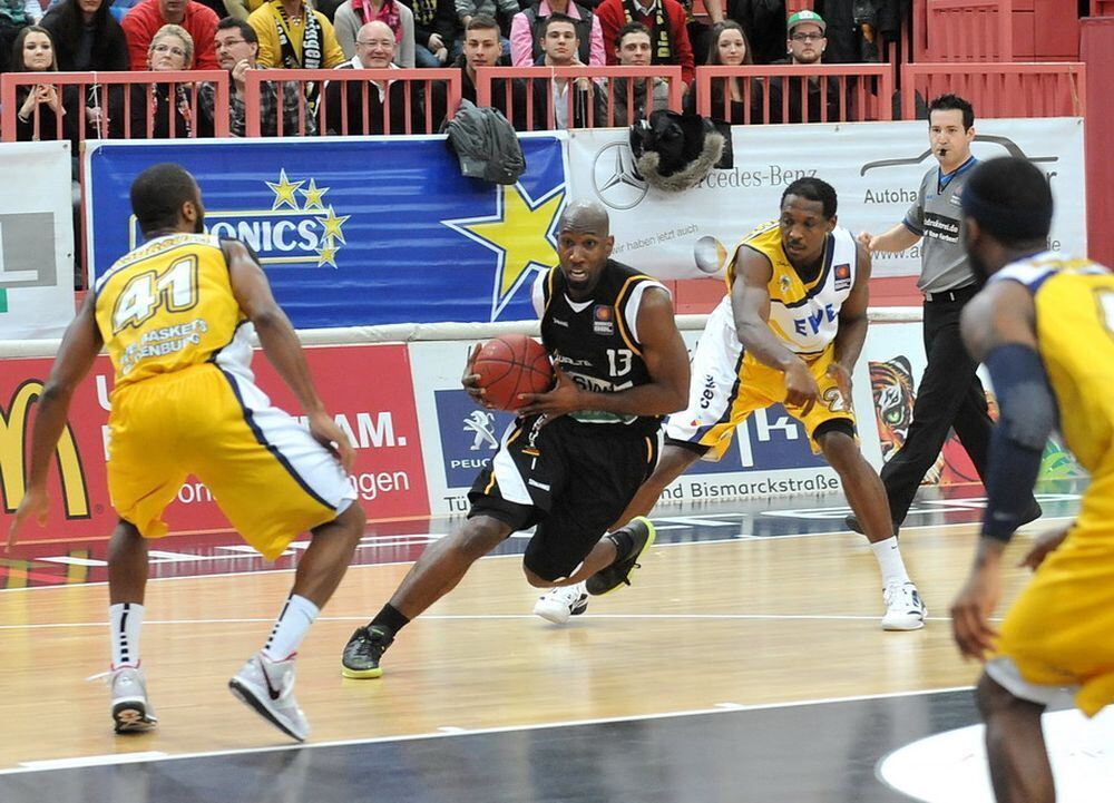 Basketball: Walter Tigers Tübingen gegen EWE Baskets Oldenburg