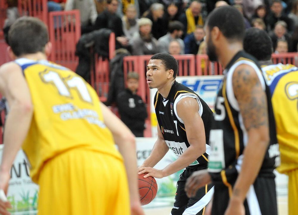 Basketball: Walter Tigers Tübingen gegen EWE Baskets Oldenburg