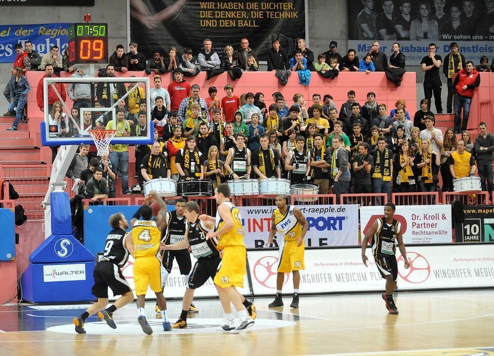 Basketball: Walter Tigers Tübingen gegen EWE Baskets Oldenburg