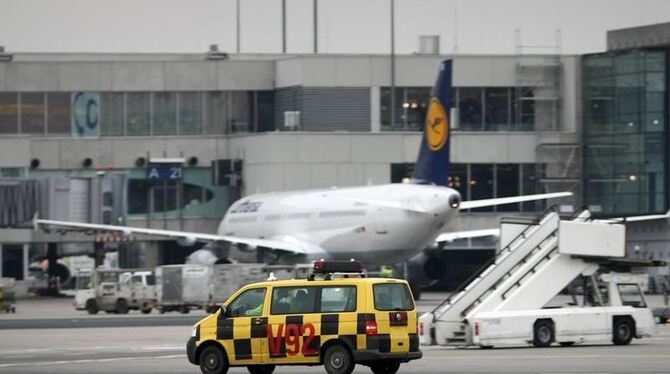 Passagiere an Deutschlands größtem Flughafen müssen sich auf einiges Ungemach gefasst machen. Die Gewerkschaft der Flugsicher