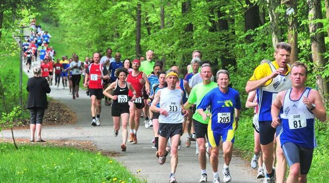 Der SV Ohmenhausen bringt bei seinem Frühjahrslauf Sportler aus der ganzen Region auf Trab. Aber auch die anderen Vereine machen