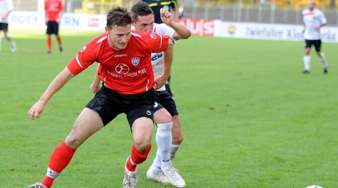 Mit Volldampf in das Punktspieljahr 2012: Andreas Rill (links) und der SSV Reutlingen.  GEA-FOTO: PACHER