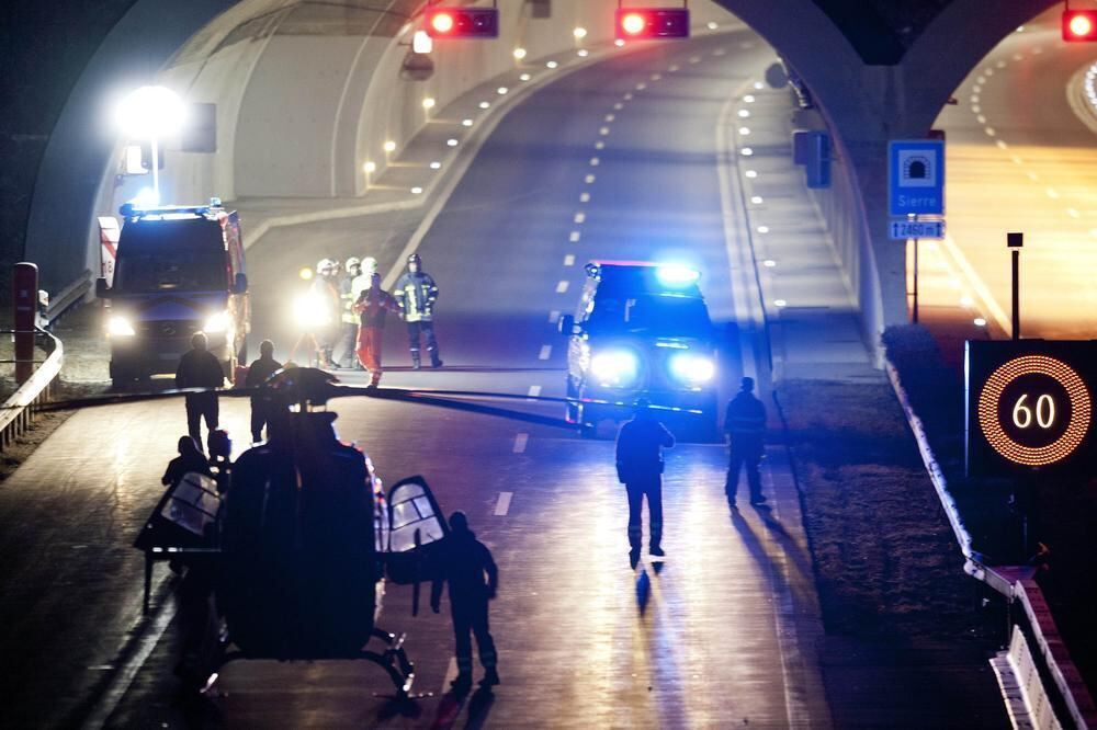 Busunfall in Schweizer Tunnel