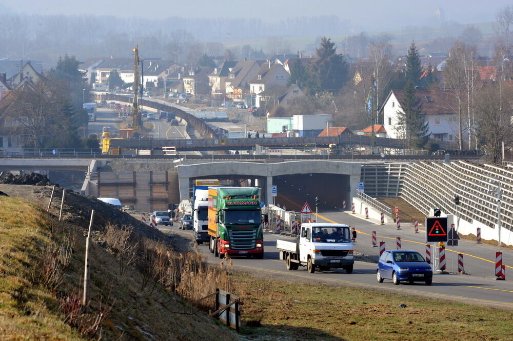 B 27 Tunnel in Dußlingen eröffnet