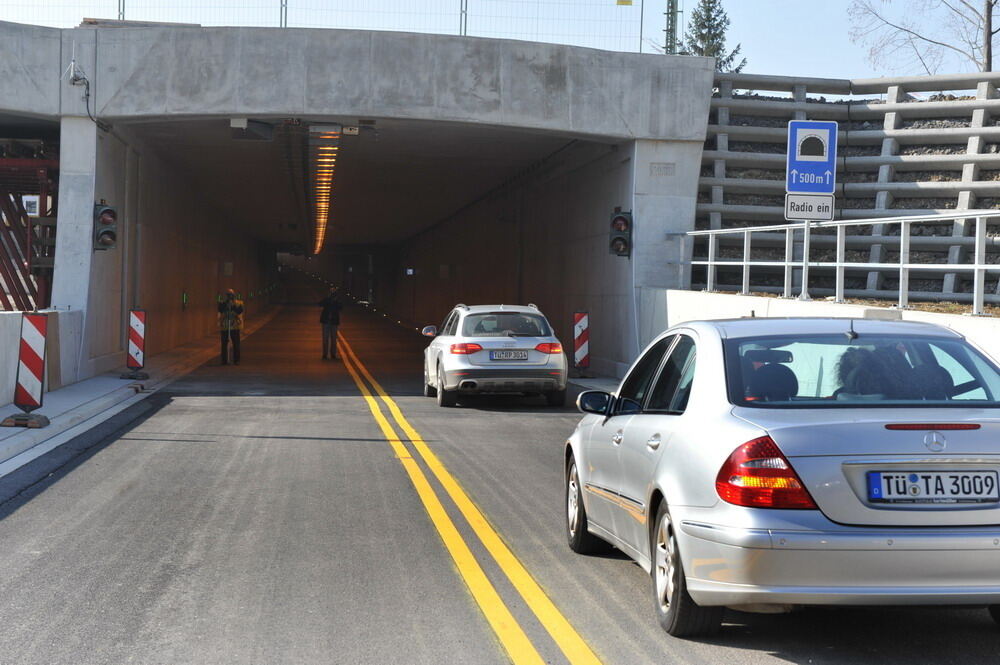 B 27 Tunnel in Dußlingen eröffnet