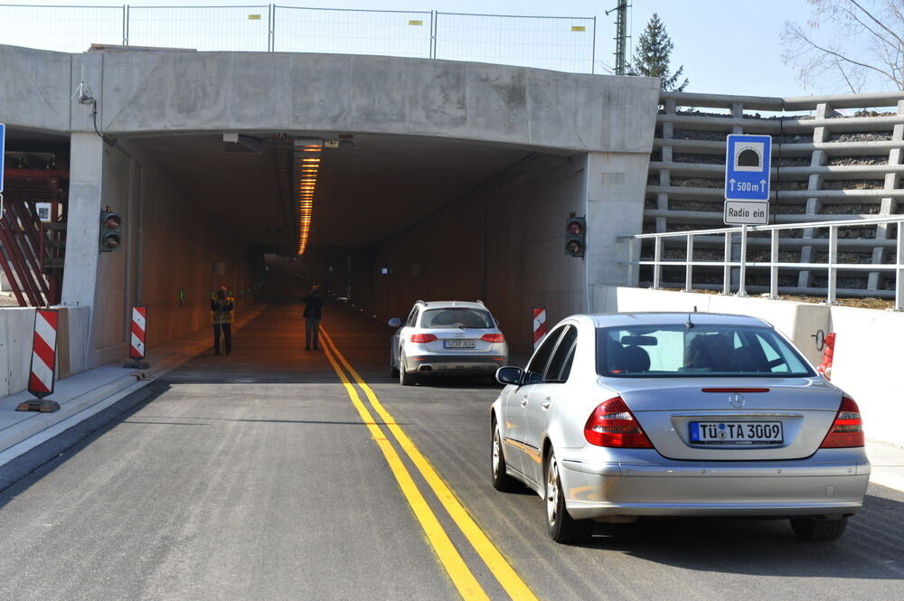 B 27 Tunnel in Dußlingen eröffnet