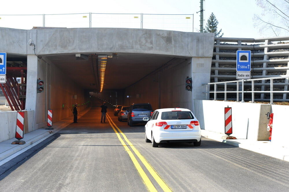 B 27 Tunnel in Dußlingen eröffnet