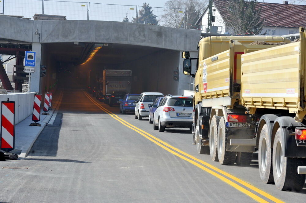 B 27 Tunnel in Dußlingen eröffnet