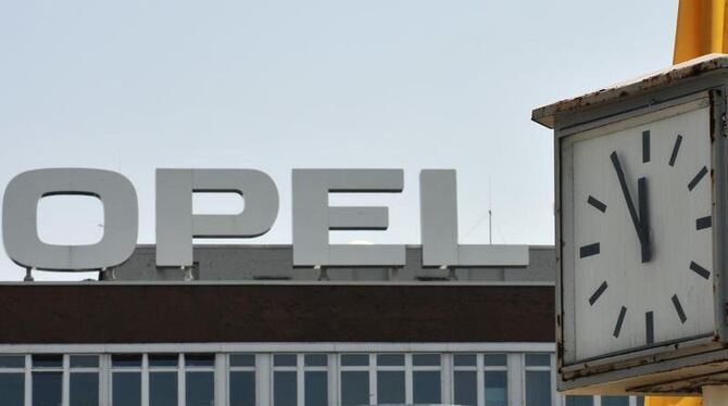 Opel in Bochum: Die Angst vor Stellenstreichungen geht wieder um. Foto: Bernd Thissen 