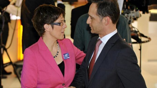 Regierungschefin Kramp-Karrenbauer kann weitermachen - mit der SPD und Heiko Maas als Juniorpartner. Foto: Oliver Dietze