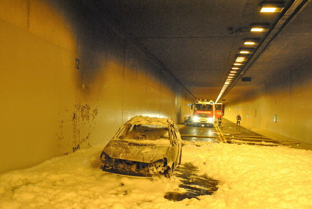 Großalarm nach Tunnelbrand Dusslingen April 2012