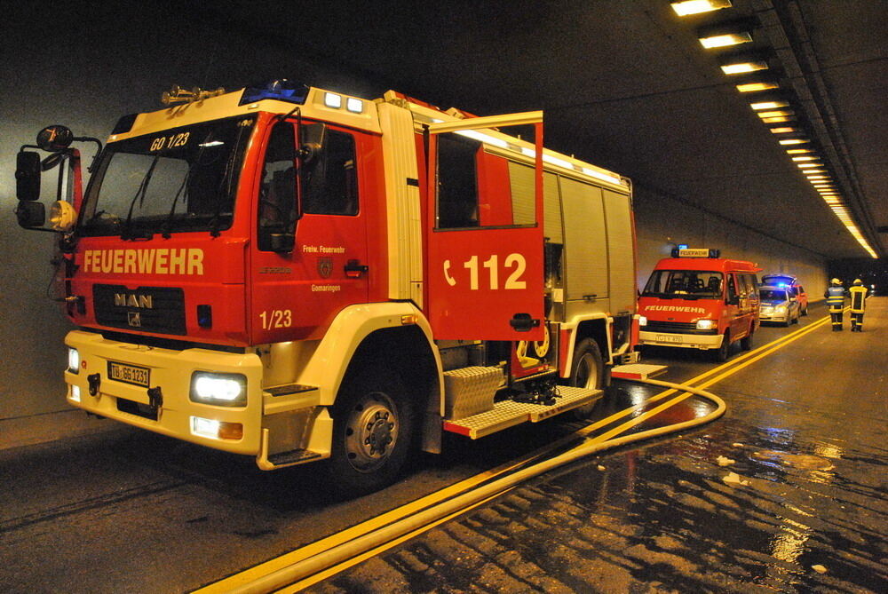 Großalarm nach Tunnelbrand Dusslingen April 2012