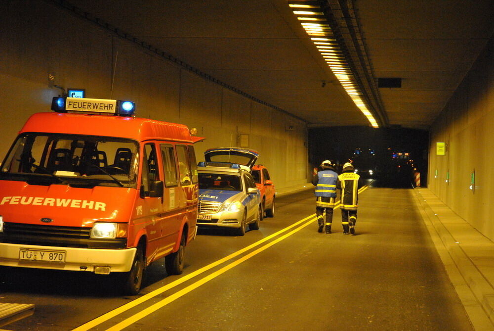 Großalarm nach Tunnelbrand Dusslingen April 2012