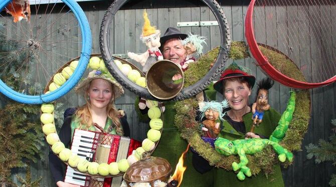 Leonie, Wolfgang und Marianne Kauter, die Wichtel und Waldbewohner.