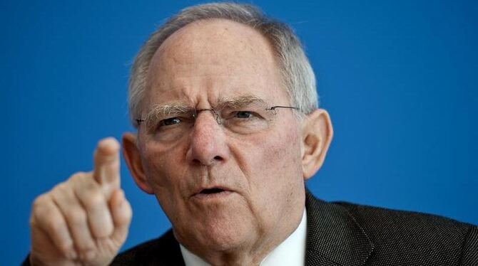 Stärkt den Gewerkschaften den Rücken: Bundesfinanzminister Wolfgang Schäuble. Foto: Robert Schlesinger/Archiv