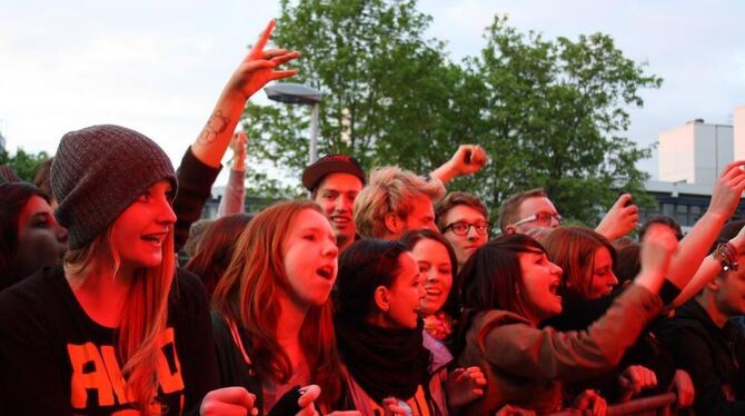 Beim Auftritt der Band »Frittenbude« fand die Stimmung der Besucher des Campusfestes ihren Höhepunkt.  FOTO: WAIBLINGER